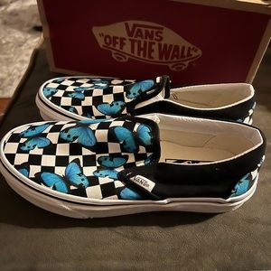 Vans classic slip ons